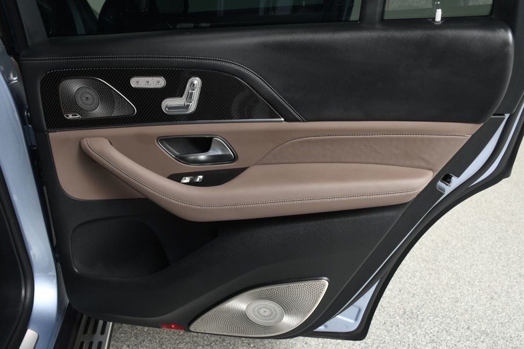 Mercedes-Benz GLS photo 23