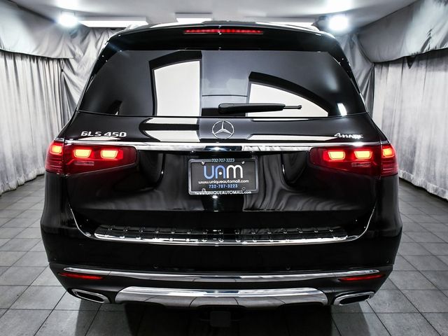 2025 Mercedes Benz GLS 450 4MATIC photo 3