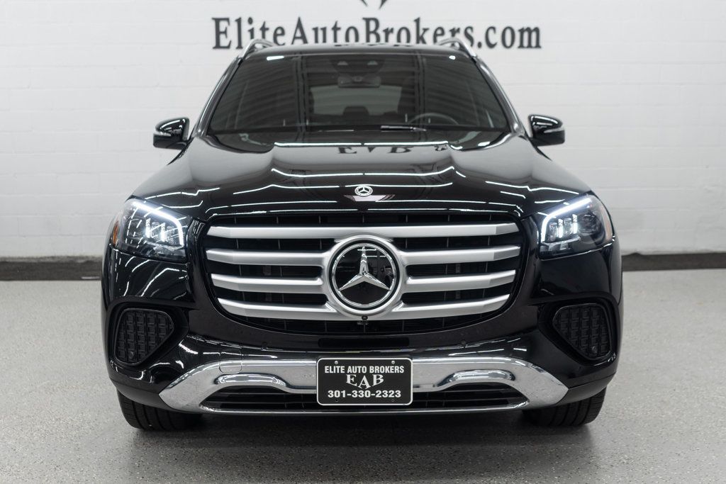 2025 Mercedes Benz GLS 450 4MATIC photo 3