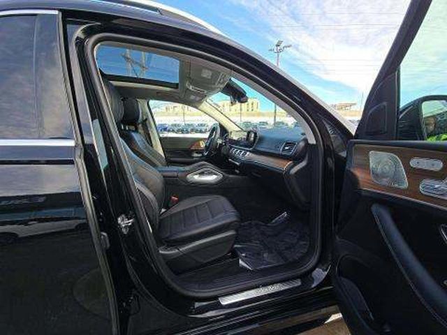 2025 Mercedes-Benz GLS Pinnacle Trim Pkg/Executive Rear Seat Pkg/Soft-Close Doors/NAV - 22987773 - 4