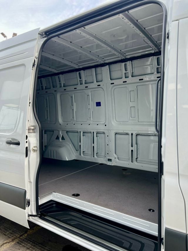 2025 Mercedes-Benz Sprinter Cargo Van 2500 High Roof I4 Diesel 170" RWD - 22981737 - 13