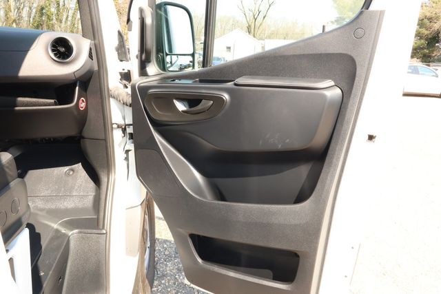 2025 Mercedes-Benz Sprinter Cargo Van 2500 High Roof I4 Diesel 170'' w/ Drive Assist & MBUX Pkgs - 23004031 - 27