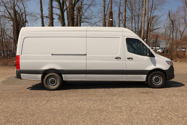 2025 Mercedes-Benz Sprinter Cargo Van 2500 High Roof I4 Diesel 170'' w/ Drive Assist & MBUX Pkgs - 23004031 - 5