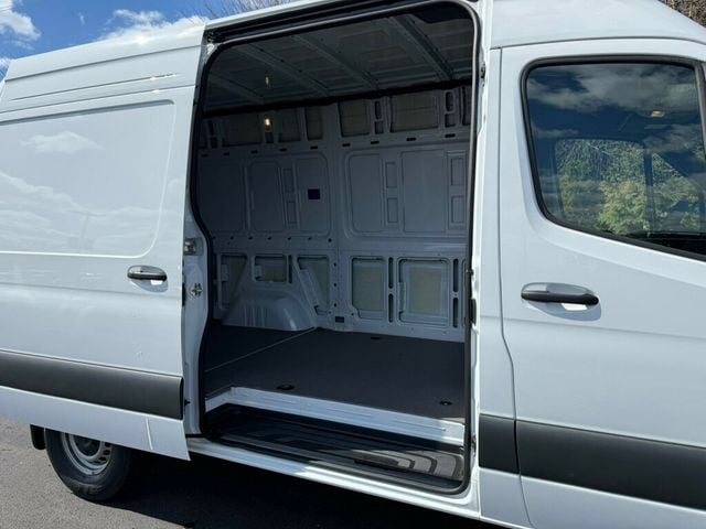 2025 Mercedes-Benz Sprinter Cargo Van 2500 Standard Roof I4 Diesel 144" RWD - 22987931 - 11