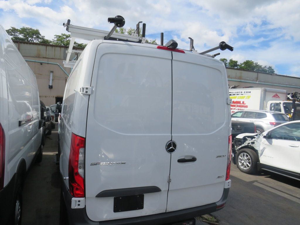 Mercedes-Benz Sprinter photo 7