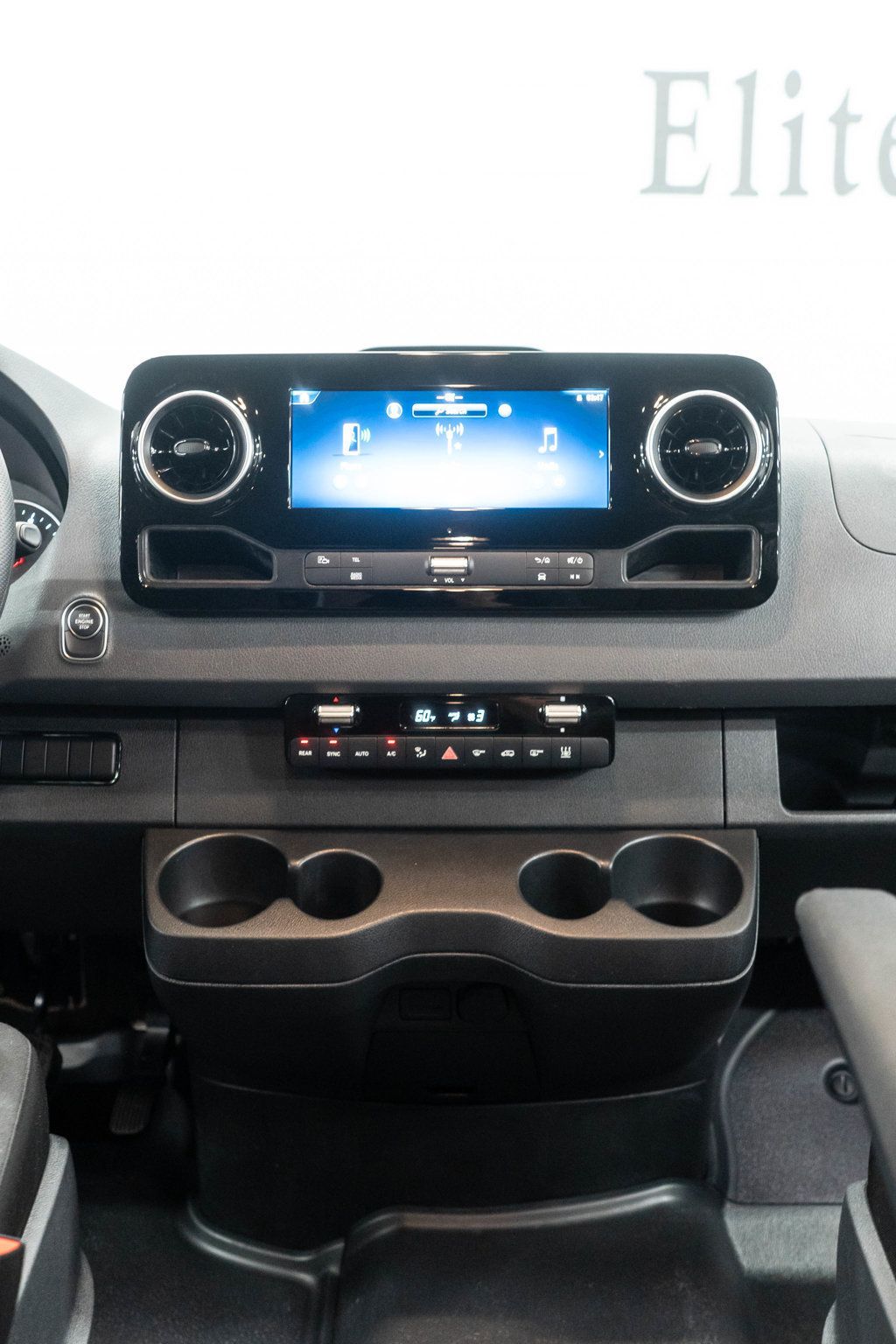 Mercedes-Benz Sprinter photo 25