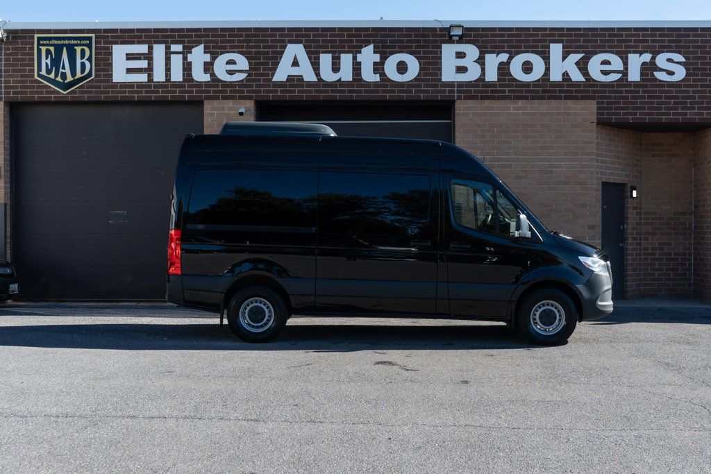 Mercedes-Benz Sprinter photo 4