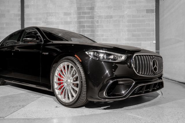 2025 Mercedes-Benz S-Class AMG S 63 E 4MATIC Sedan - 23100368 - 36