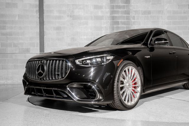 2025 Mercedes-Benz S-Class AMG S 63 E 4MATIC Sedan - 23100368 - 37