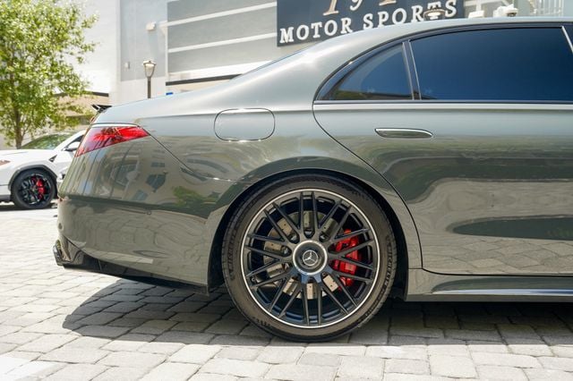 2025 Mercedes-Benz S-Class AMG S 63 E 4MATIC Sedan - 23043330 - 30