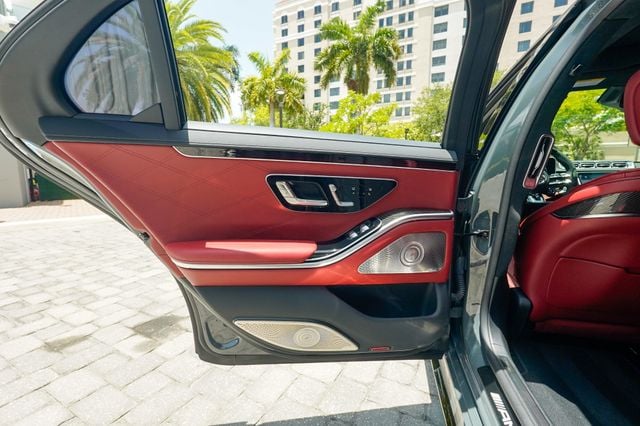 2025 Mercedes-Benz S-Class AMG S 63 E 4MATIC Sedan - 23043330 - 71