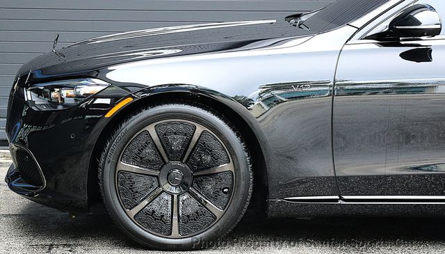 2025 Mercedes-Benz S-Class Maybach S 680 4MATIC Sedan - 23044439 - 16