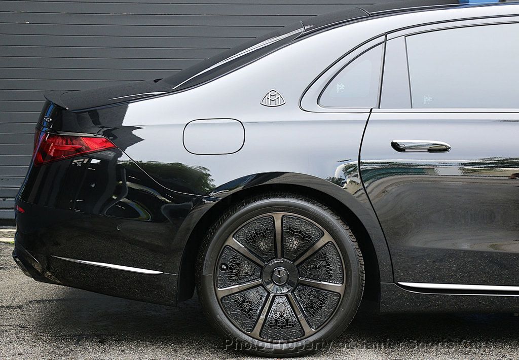 2025 Mercedes-Benz S-Class Maybach S 680 4MATIC Sedan - 23044439 - 18