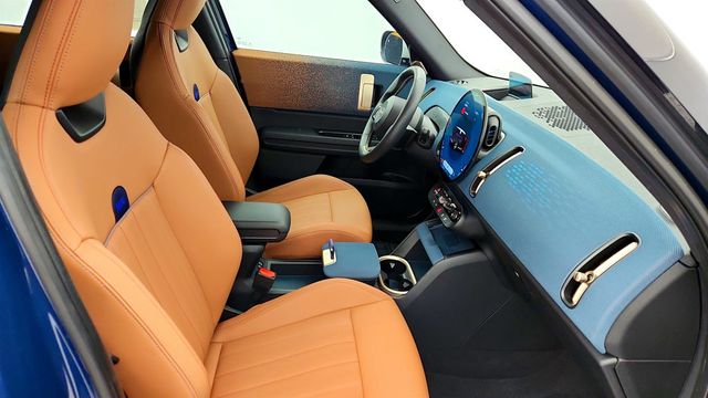 2025 MINI Cooper Countryman S ALL4, Favoured Style with Power Front Seats & 19'' Wheels - 22966703 - 24