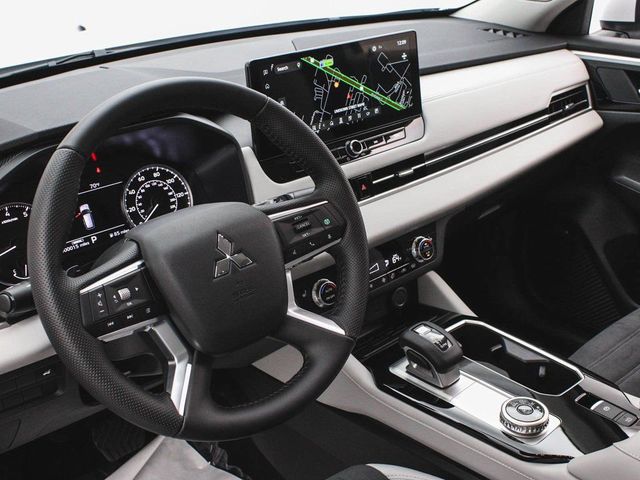 2025 Mitsubishi Outlander SE - 23007334 - 17