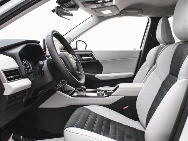 2025 Mitsubishi Outlander SE - 23007334 - 30