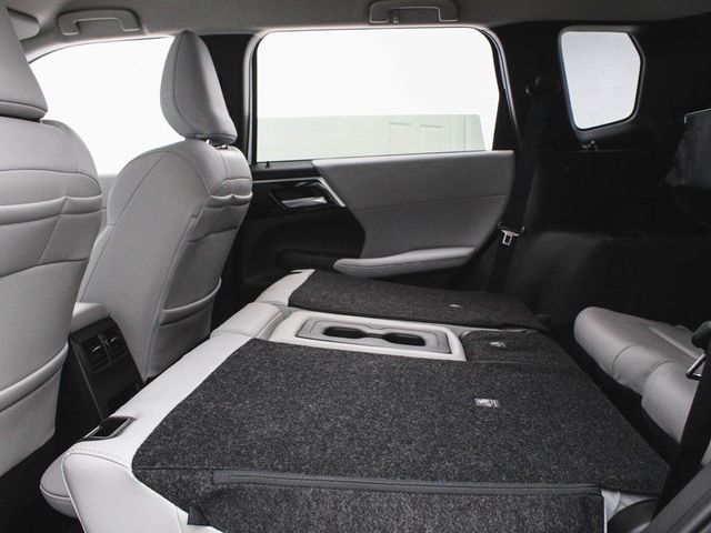 2025 Mitsubishi Outlander SE - 23007334 - 34