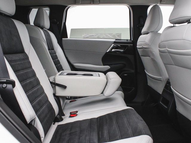 2025 Mitsubishi Outlander SE - 23007334 - 37