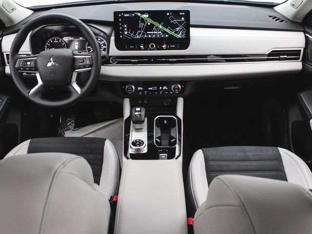 2025 Mitsubishi Outlander SE - 23007334 - 39