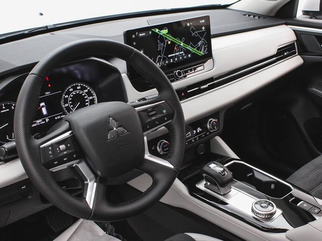 2025 Mitsubishi Outlander SE - 22920414 - 17