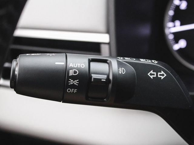 2025 Mitsubishi Outlander SE - 22920414 - 24