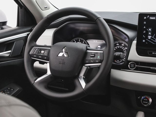 2025 Mitsubishi Outlander SE - 22920414 - 27