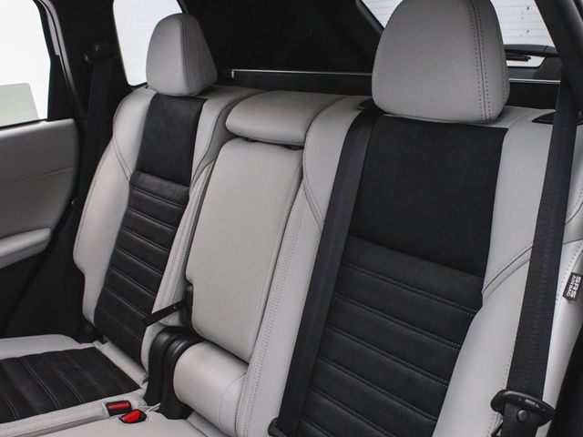 2025 Mitsubishi Outlander SE - 22920414 - 32