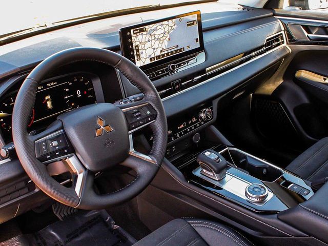 2025 Mitsubishi Outlander SE - 23077673 - 14