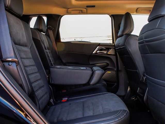 2025 Mitsubishi Outlander SE - 23077673 - 35