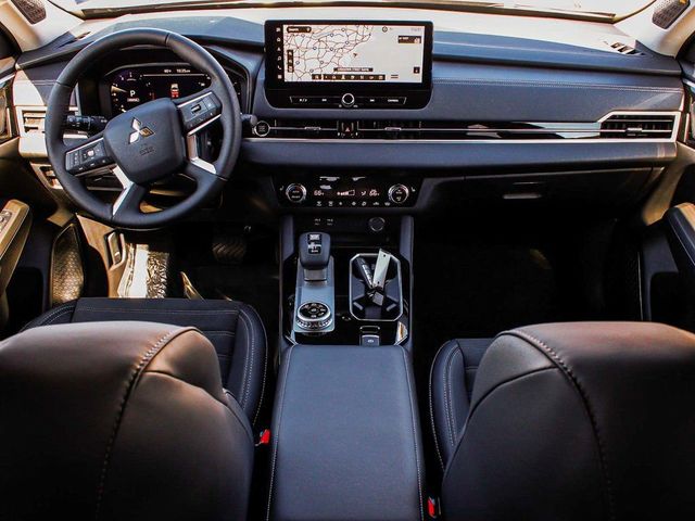 2025 Mitsubishi Outlander SE - 23077673 - 38