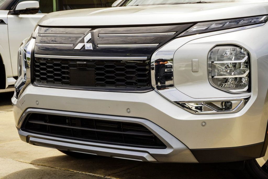 Mitsubishi Outlander photo 2