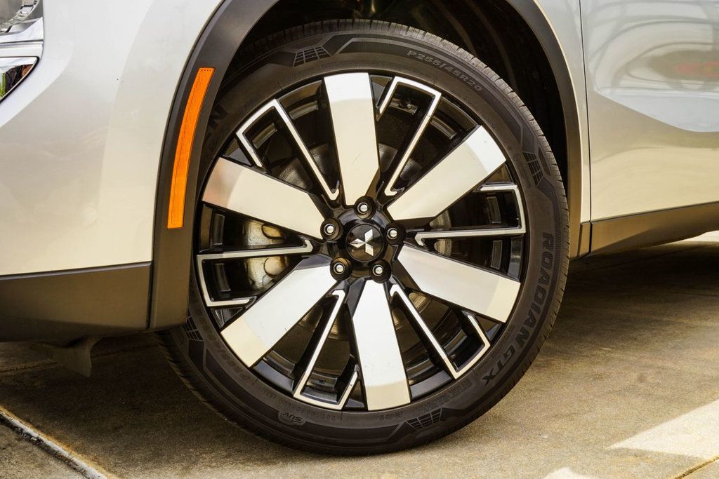 Mitsubishi Outlander photo 3