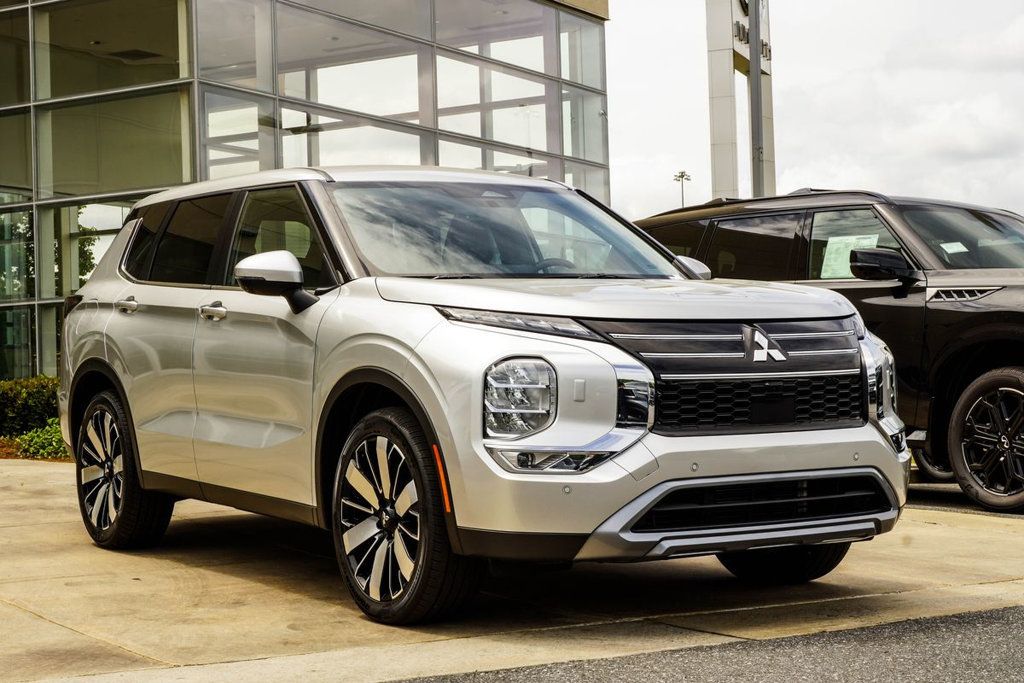Mitsubishi Outlander photo 4