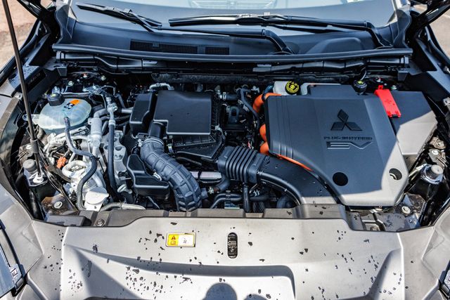 2025 Mitsubishi Outlander PHEV ES - 23076788 - 28