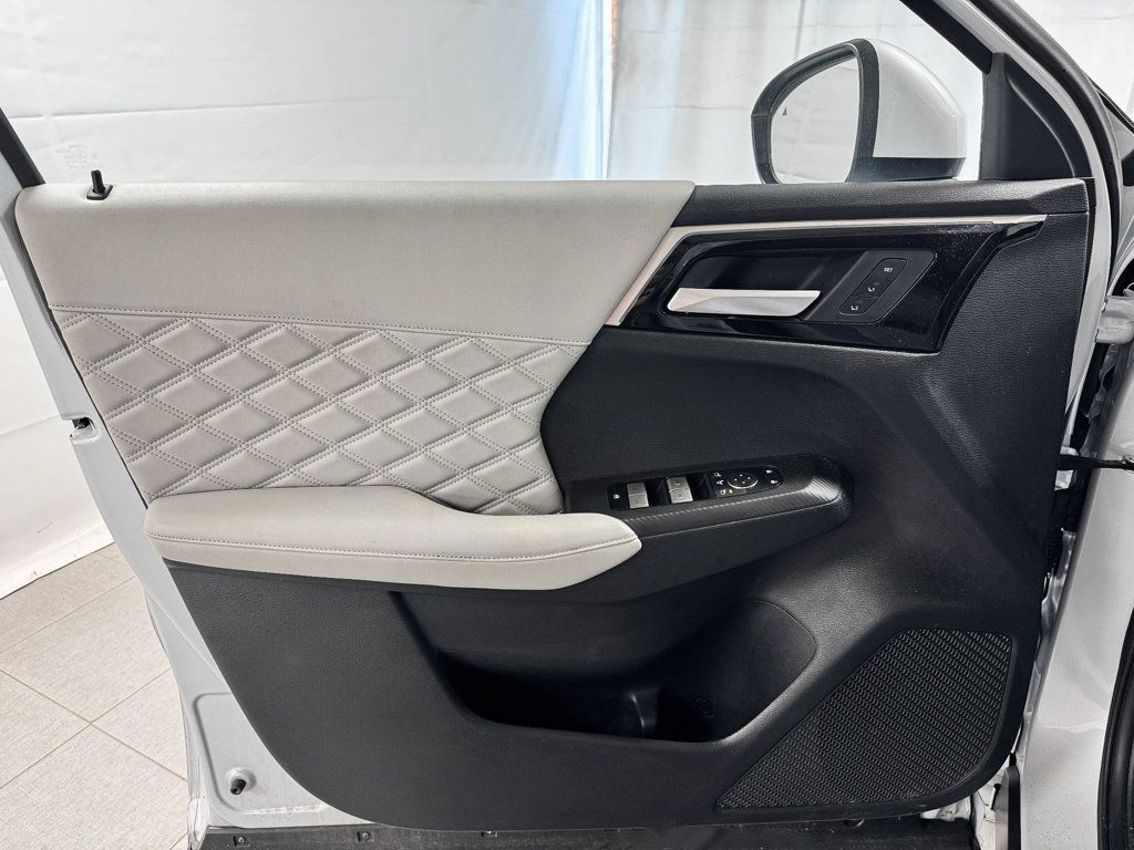 2025 Mitsubishi Outlander Plug-In Hybrid PHEV SEL AWD  - 23097658 - 15