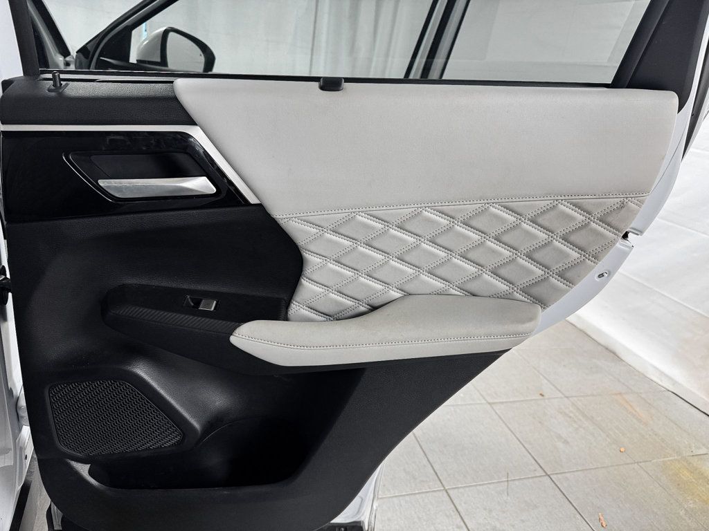 2025 Mitsubishi Outlander Plug-In Hybrid PHEV SEL AWD  - 23097658 - 17