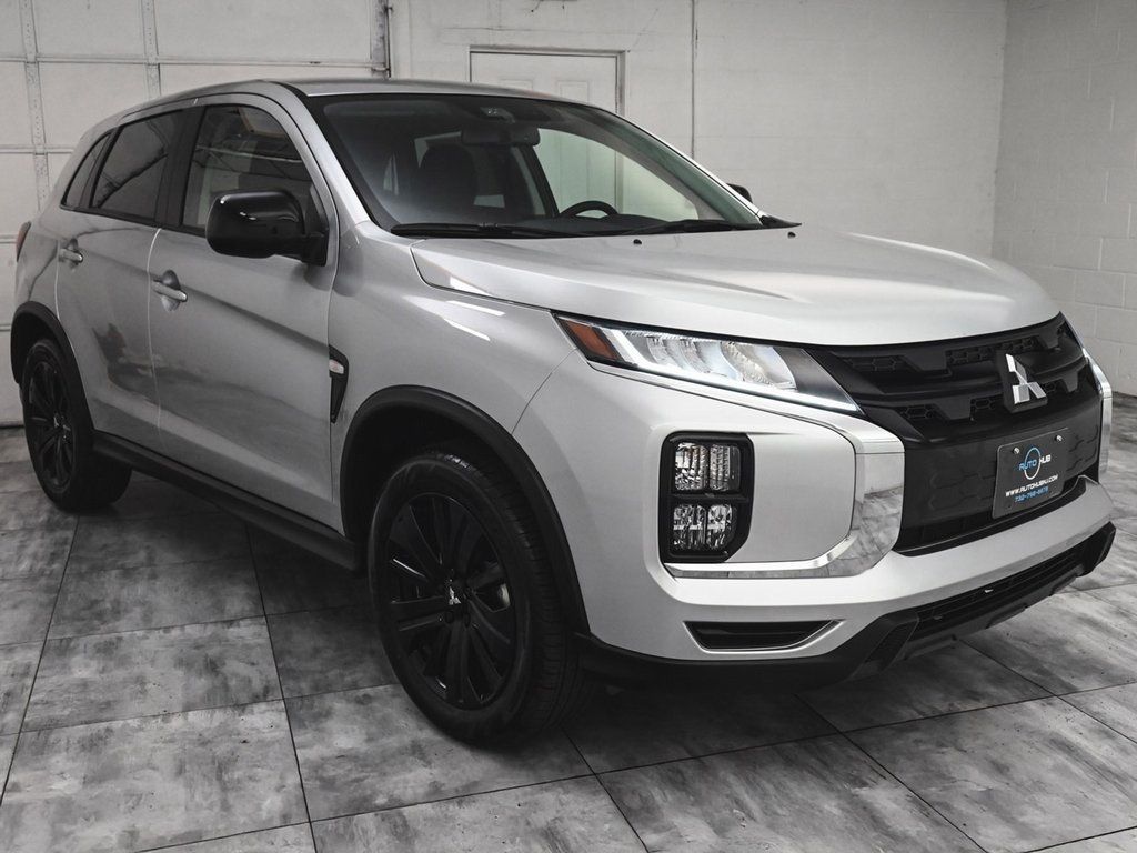 2025 Mitsubishi Outlander Sport LE photo 3