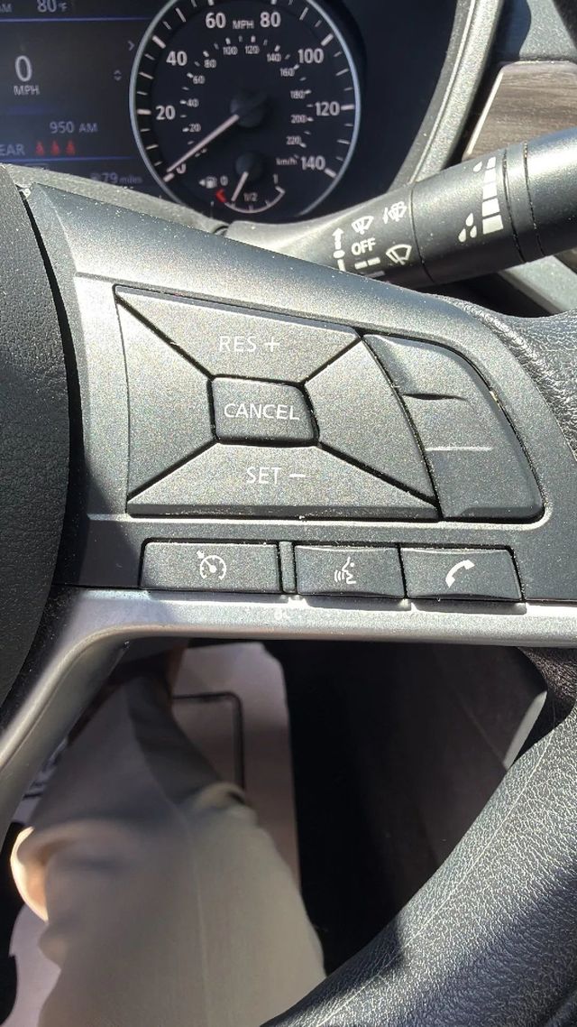 2025 Nissan Altima 2.5 SV Sedan 4D - 23041566 - 13