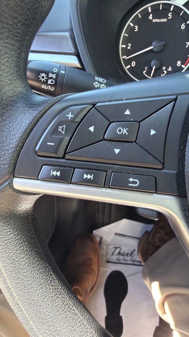 2025 Nissan Altima 2.5 SV Sedan 4D - 23041566 - 14