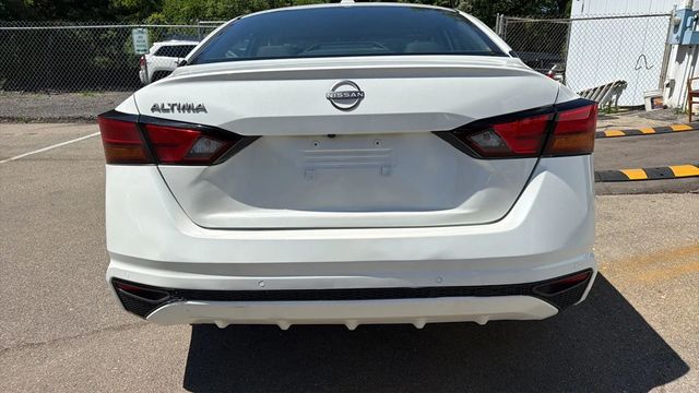 2025 Nissan Altima 2.5 SV Sedan 4D - 23041566 - 5