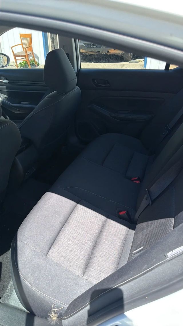 2025 Nissan Altima 2.5 SV Sedan 4D - 23041566 - 8