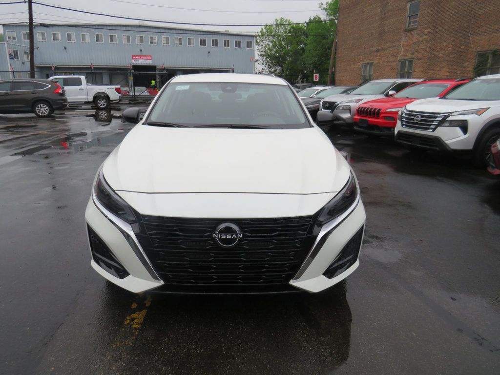 2025 Nissan Altima S photo 2