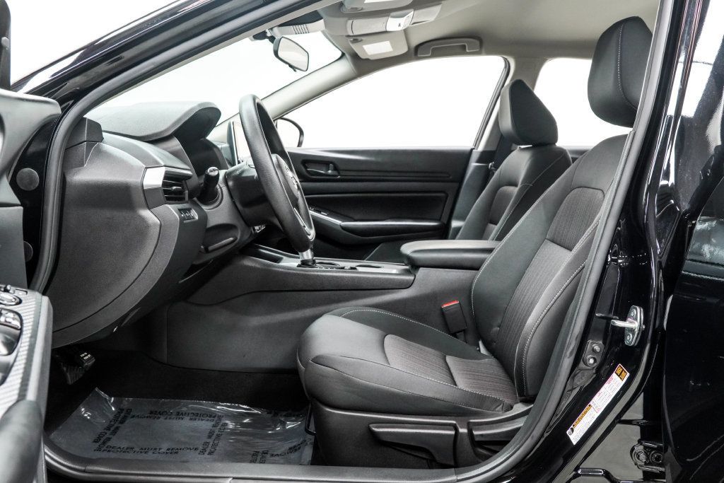 Nissan Altima photo 16