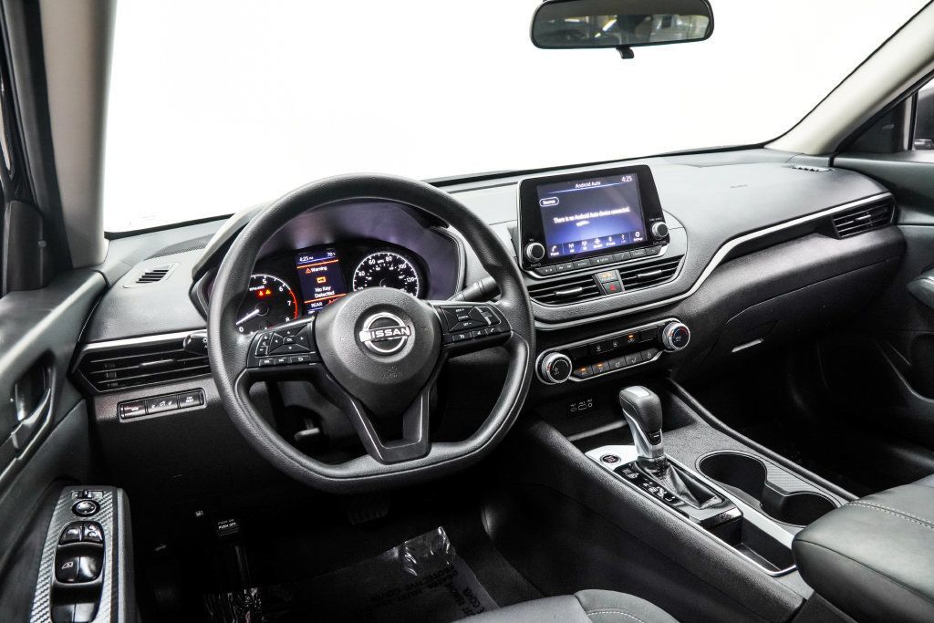 Nissan Altima photo 21