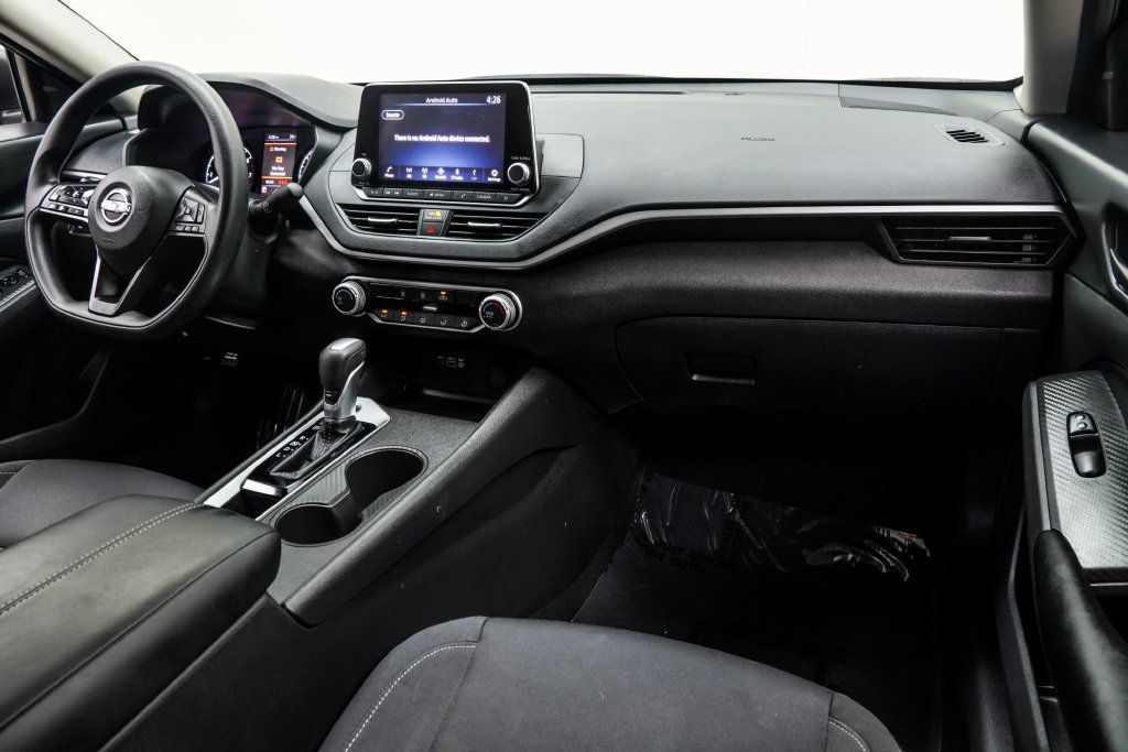 Nissan Altima photo 22