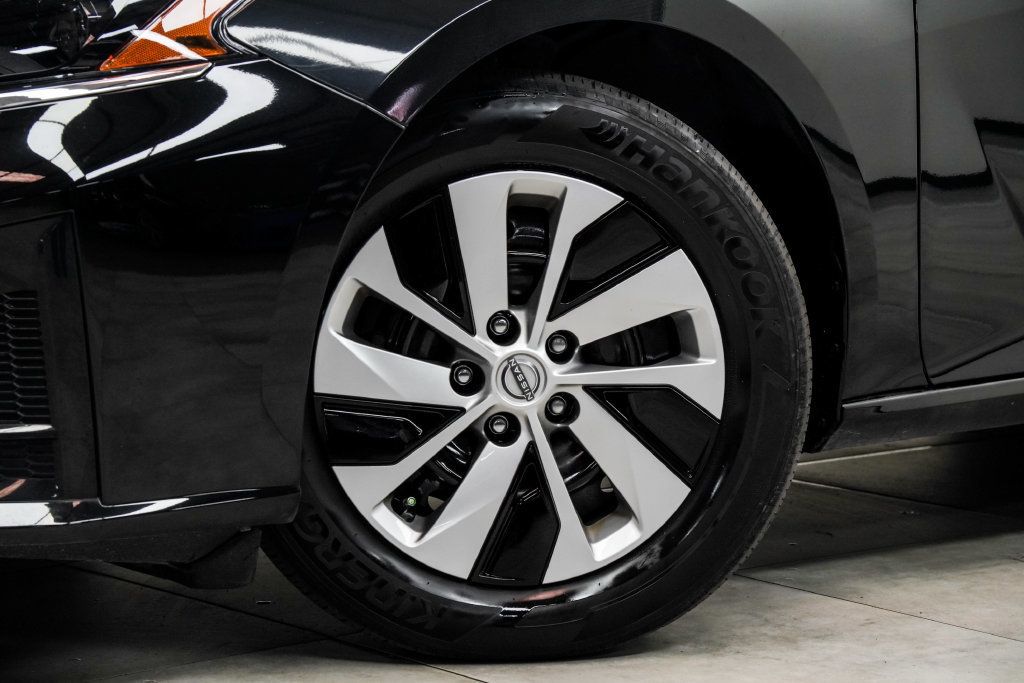 Nissan Altima photo 4