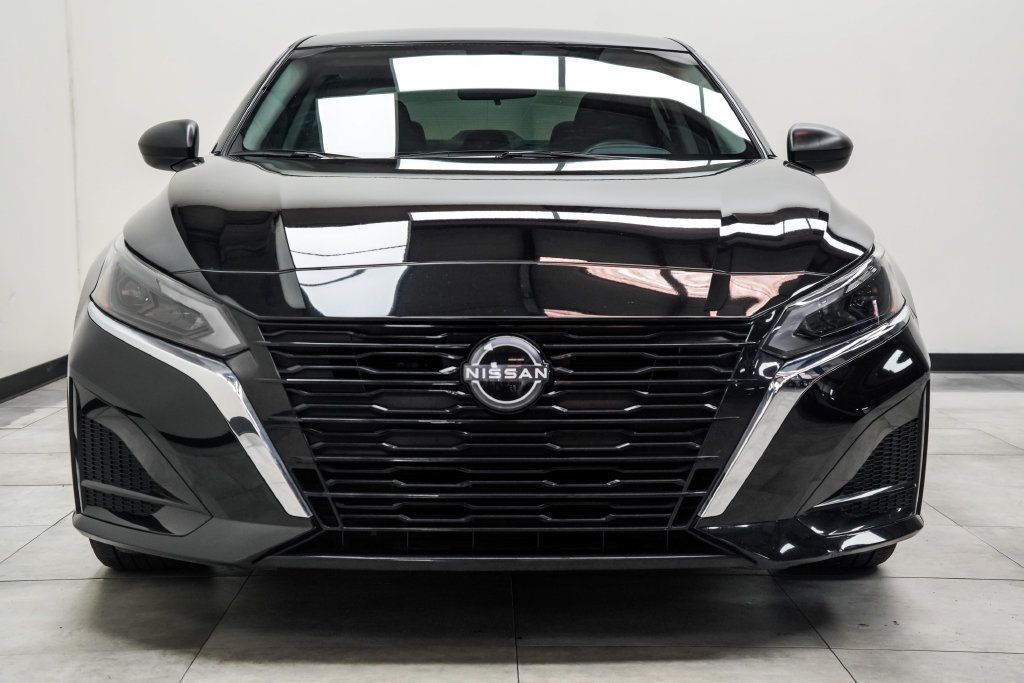 Nissan Altima photo 6