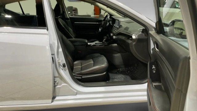 2025 Nissan Altima SR AWD - 22979215 - 11