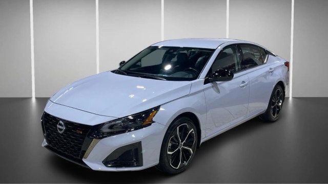 2025 Nissan Altima SR AWD - 22979215 - 2