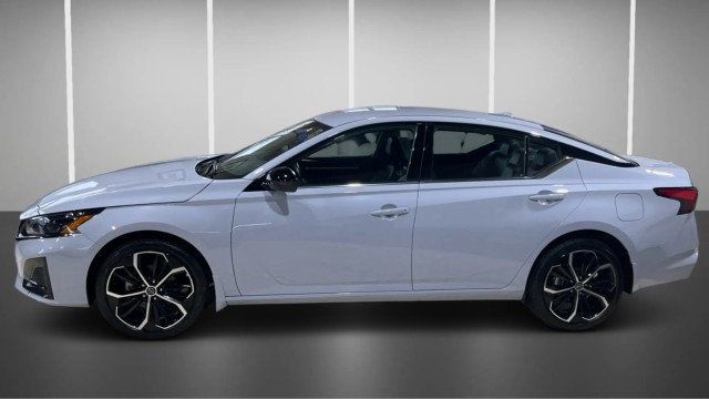 2025 Nissan Altima SR AWD - 22979215 - 4